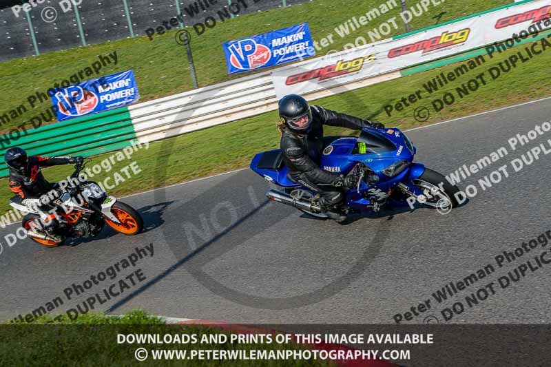 PJM Wedding Photography;enduro digital images;event digital images;eventdigitalimages;mallory park;mallory park photographs;mallory park trackday;mallory park trackday photographs;no limits trackdays;peter wileman photography;racing digital images;trackday digital images;trackday photos